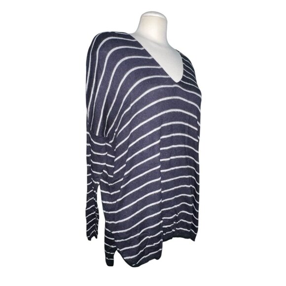 Ann Taylor Black & White Striped V-Neck Soft Oversized Wool Blend Sweater Size M - Picture 6 of 11